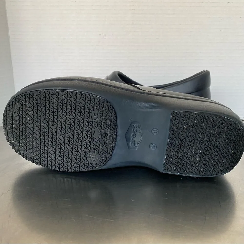 Crocs Lock Clogs Size 11 Women's Black Slip Resistant Work Shoes Nursing Chef